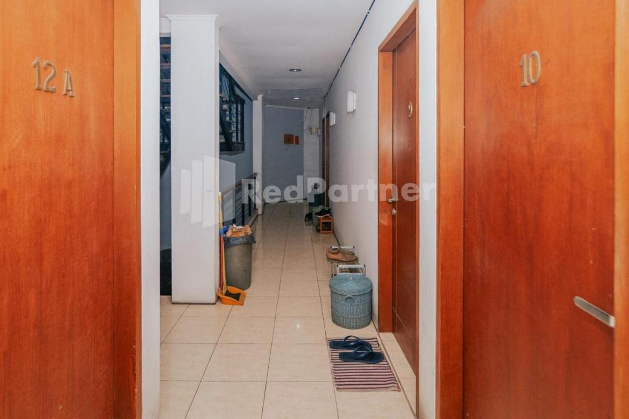 De Lugano Scbd Syariah Mitra Reddoorz Otel Cakarta Dış mekan fotoğraf