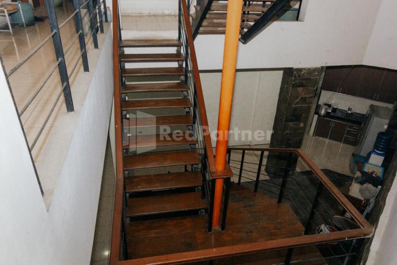 De Lugano Scbd Syariah Mitra Reddoorz Otel Cakarta Dış mekan fotoğraf