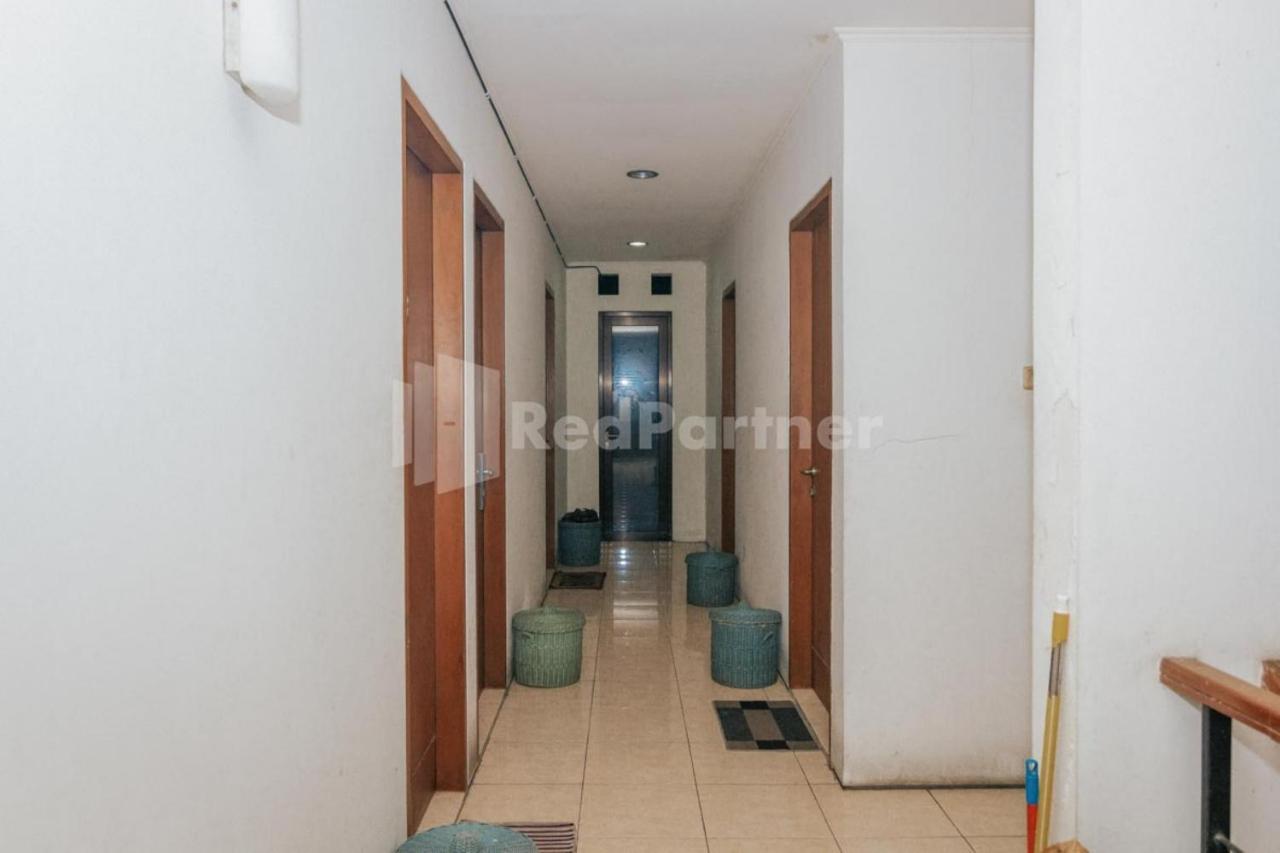 De Lugano Scbd Syariah Mitra Reddoorz Otel Cakarta Dış mekan fotoğraf